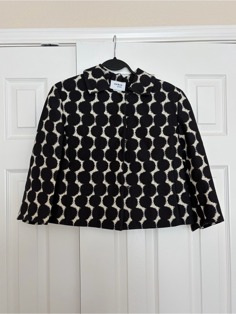 Akris Black and White Graphic Dot Cropped Blazer Jacket